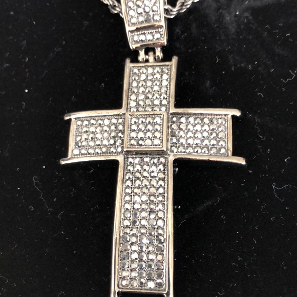 Dark silver CZ cross necklace - Picture 5 of 5